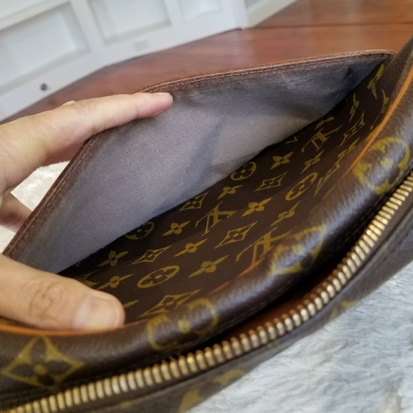 COPY - 💕CUTE Authentic LV Crossbody/Clutch/Shoulder Bag - Picture 15 of 16